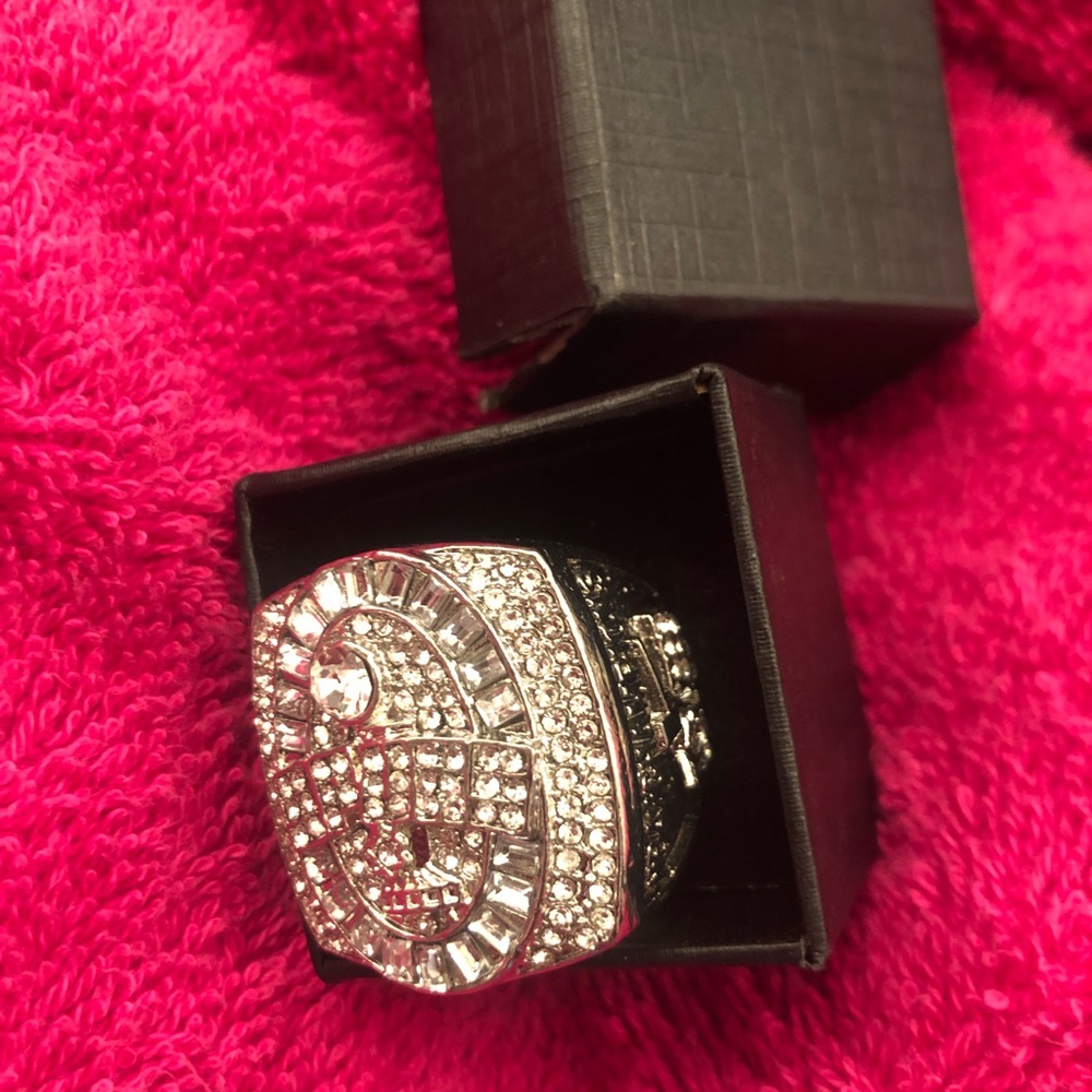 Sports ring - Picture 6 of 8